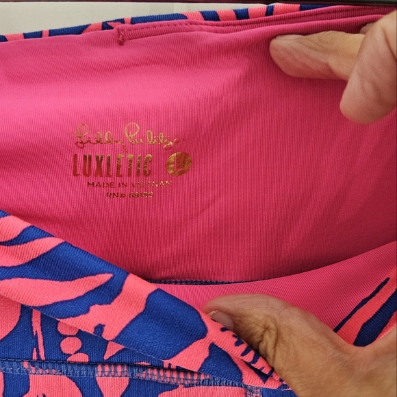 Lilly Pulitzer UPF 50+ High-Rise Leggings for Women - Flat Elastic Waistband - Picture 3 of 4